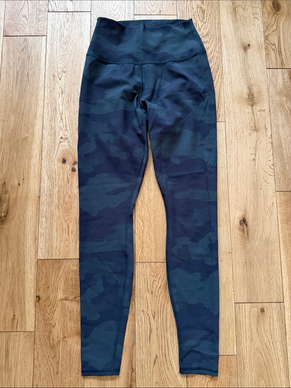 Alo Yoga High Waist Camo Vapor Legging Green Gray Camouflage Size SMALL